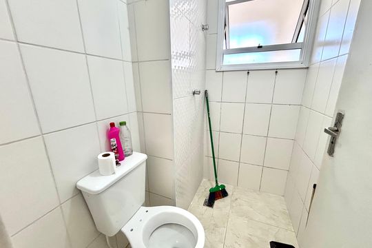 Banheiro de apartamento para alugar com 2 quartos, 50m² em Lageado, Ferraz de Vasconcelos