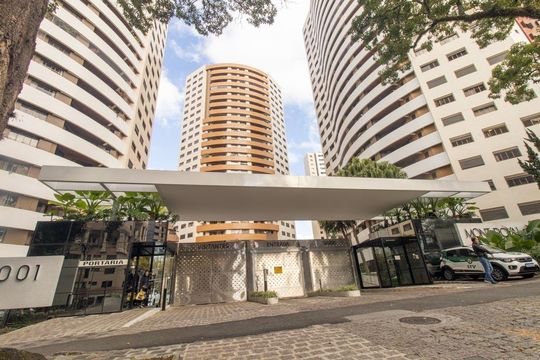 Fachada do Condominio de apartamento à venda com 2 quartos, 237m² em Água Verde, Curitiba