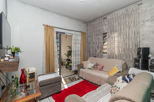 Sala de casa à venda com 3 quartos, 85m² em Jardim Laguna, Contagem