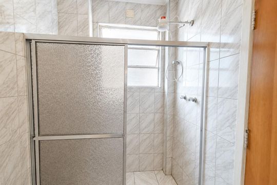 Banheiro de kitnet/studio à venda com 1 quarto, 32m² em República, São Paulo