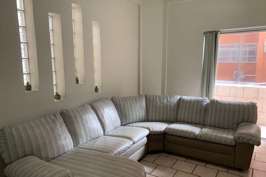 Sala de apartamento para alugar com 1 quarto, 70m² em Gonzaga, Santos