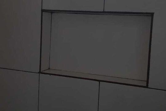Banheiro de casa de condomínio para alugar com 2 quartos, 48m² em Bairro Nova Califórnia, Cabo Frio