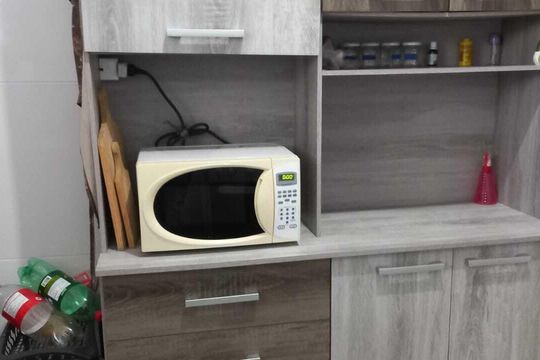 Cozinha de casa de condomínio para alugar com 2 quartos, 48m² em Bairro Nova Califórnia, Cabo Frio