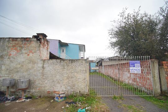 Fachada de casa à venda com 2 quartos, 400m² em Campina, São Leopoldo