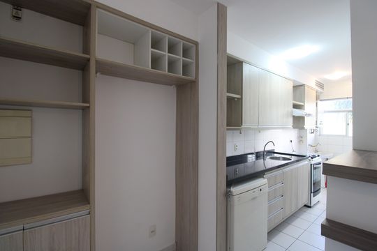 Cozinha de apartamento à venda com 2 quartos, 74m² em Curicica, Rio de Janeiro