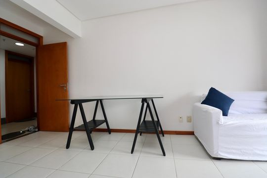 Sala de apartamento para alugar com 1 quarto, 52m² em Caminho das Árvores, Salvador