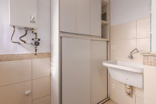 Área de serviço de apartamento para alugar com 2 quartos, 140m² em Mont’Serrat, Porto Alegre