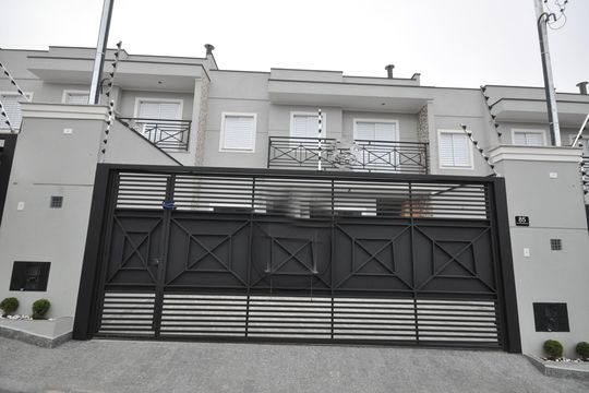 Fachada de casa à venda com 3 quartos, 86m² em Vila Constança, São Paulo