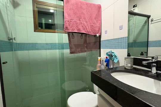 Banheiro de casa para alugar com 2 quartos, 44m² em Araguaia, Belo Horizonte