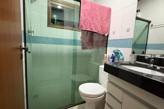 Banheiro de casa para alugar com 2 quartos, 44m² em Araguaia, Belo Horizonte