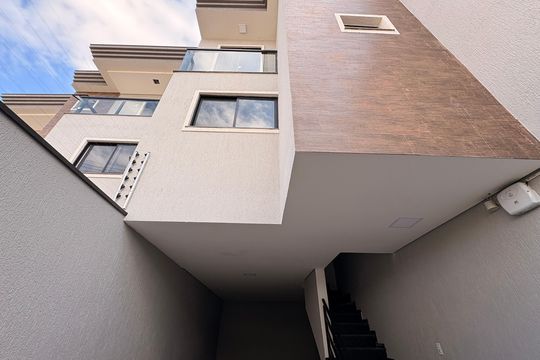 Garagem de casa à venda com 2 quartos, 110m² em Parque das Nações, Santo André