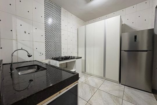 Cozinha de kitnet/studio para alugar com 1 quarto, 30m² em Vale Do Jatoba (Barreiro, Contagem