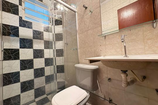 Banheiro de kitnet/studio para alugar com 1 quarto, 30m² em Vale Do Jatoba (Barreiro, Contagem