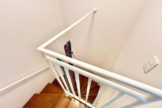 Escada de casa de condomínio à venda com 2 quartos, 100m² em Parada Inglesa, São Paulo