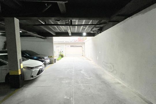 Garagem de casa de condomínio à venda com 2 quartos, 100m² em Parada Inglesa, São Paulo