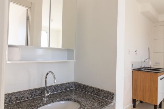 Banheiro de apartamento para alugar com 2 quartos, 40m² em Centro, Guarulhos