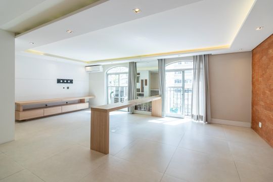 Apartamento à venda com 2 quartos, 126m² em Itaim Bibi, São Paulo