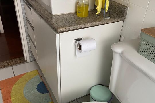 Banheiro de apartamento à venda com 2 quartos, 56m² em Parque Ipe, São Paulo