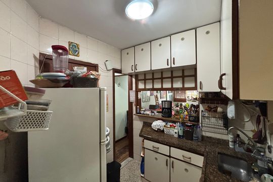 Cozinha de apartamento à venda com 2 quartos, 65m² em Copacabana, Rio de Janeiro