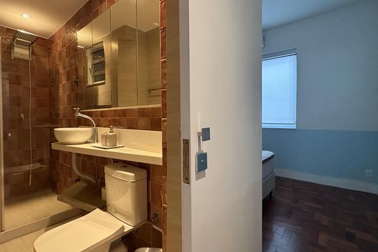 Suíte 2 - banheiro de apartamento à venda com 3 quartos, 150m² em Copacabana, Rio de Janeiro