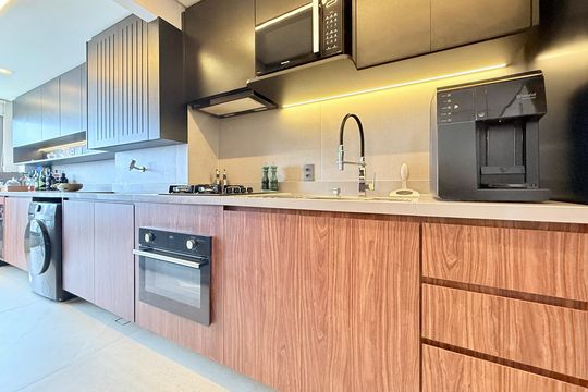 Cozinha de apartamento à venda com 2 quartos, 71m² em Jardim Caravelas, São Paulo
