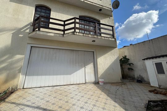 Garagem de casa à venda com 6 quartos, 200m² em City Bussocaba, Osasco