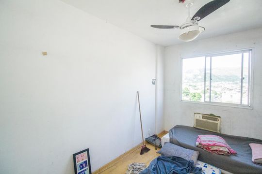 Quarto 1 de apartamento à venda com 2 quartos, 50m² em Realengo, Rio de Janeiro