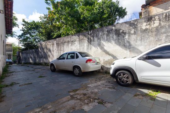 Garagem de casa para alugar com 5 quartos, 472m² em Jardim Triana, São Paulo