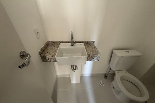 Banheiro da Suíte de apartamento à venda com 1 quarto, 28m² em Vila Olímpia, São Paulo