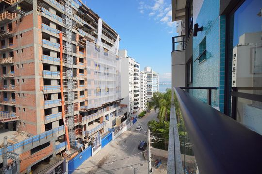 Vista da Varanda de apartamento para alugar com 1 quarto, 45m² em Agronômica, Florianópolis