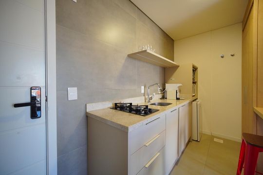Cozinha de apartamento para alugar com 1 quarto, 45m² em Agronômica, Florianópolis