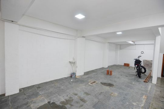 Garagem de casa para alugar com 4 quartos, 500m² em Tijuca, Rio de Janeiro