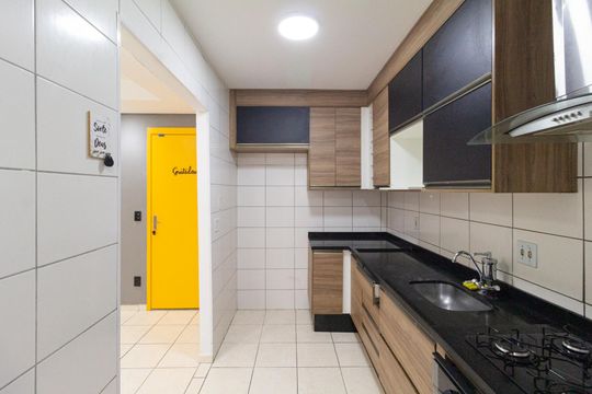 Cozinha de apartamento para alugar com 2 quartos, 50m² em Quitaúna, Osasco