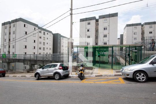 Fachada de apartamento para alugar com 2 quartos, 50m² em Quitaúna, Osasco