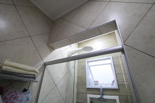 Banheiro de casa à venda com 2 quartos, 125m² em Jardim São Bernardo, São Paulo