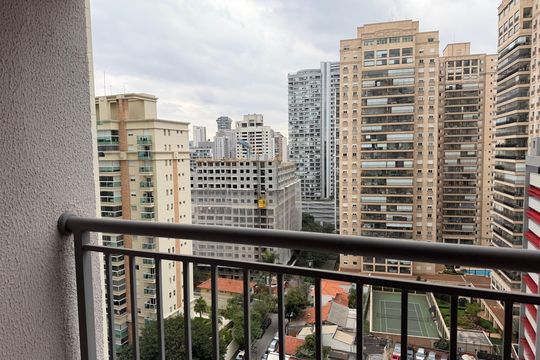 Varanda de kitnet/studio para alugar com 1 quarto, 33m² em Campo Belo, São Paulo