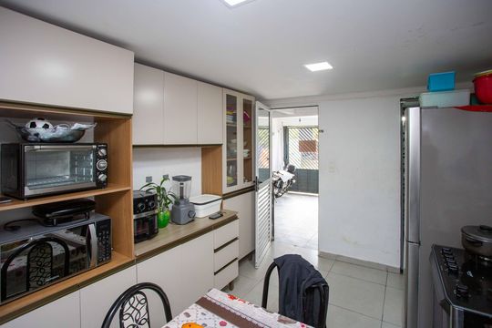 Cozinha de casa à venda com 2 quartos, 90m² em Piraporinha, Diadema