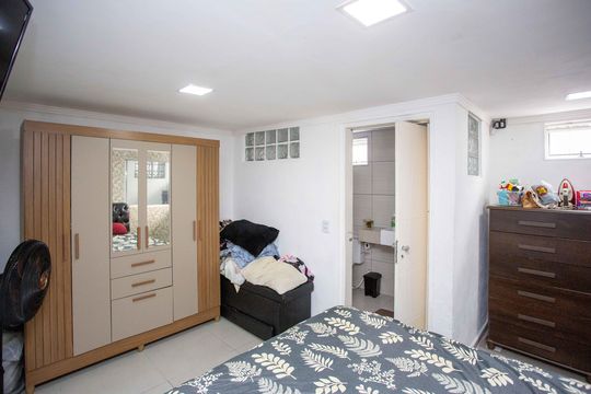 Quarto Suíte de casa à venda com 2 quartos, 90m² em Piraporinha, Diadema