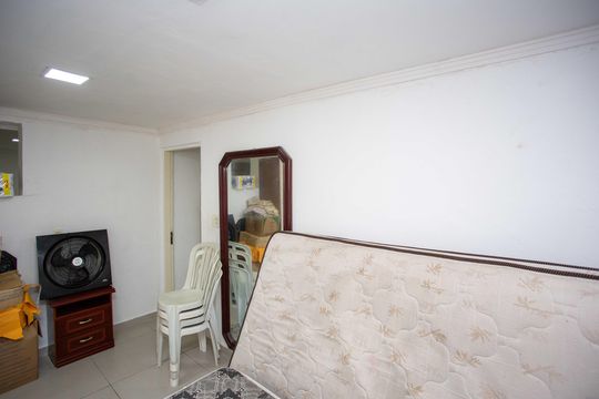 Casa à venda com 2 quartos, 90m² em Piraporinha, Diadema