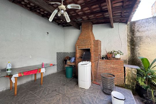 Churrasqueira de casa à venda com 2 quartos, 125m² em Santa Maria, Osasco