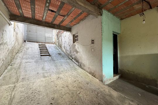 Garagem de casa à venda com 2 quartos, 125m² em Santa Maria, Osasco