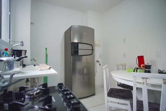 Cozinha de apartamento à venda com 1 quarto, 39m² em Rubem Berta, Porto Alegre