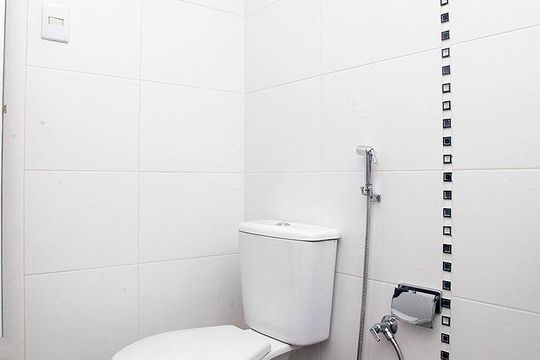 Banheiro 1 Quarto Suíte 1 de apartamento para alugar com 3 quartos, 150m² em Petrópolis, Porto Alegre