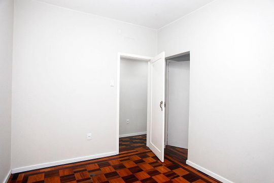 Quarto 3 de apartamento para alugar com 3 quartos, 150m² em Petrópolis, Porto Alegre