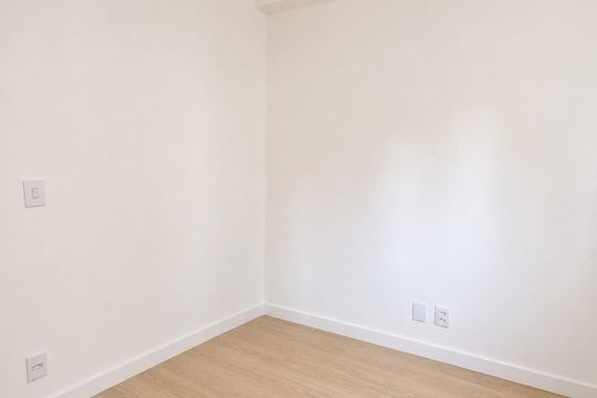 Quarto de apartamento para alugar com 2 quartos, 55m² em Jardim Sabará, Porto Alegre