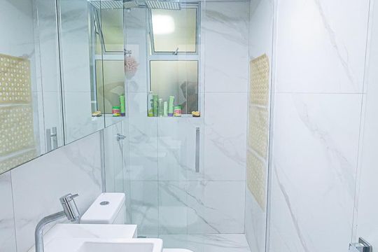 Banheiro de apartamento à venda com 3 quartos, 70m² em Planalto, Belo Horizonte