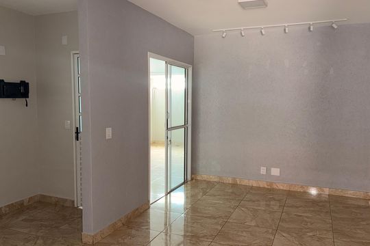 Casa de Condomínio à venda com 2 quartos, 118m² em Loteamento Alphaville Residencial, Goiânia