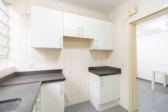 Casa à venda com 4 quartos, 250m² em Centro, Canoas