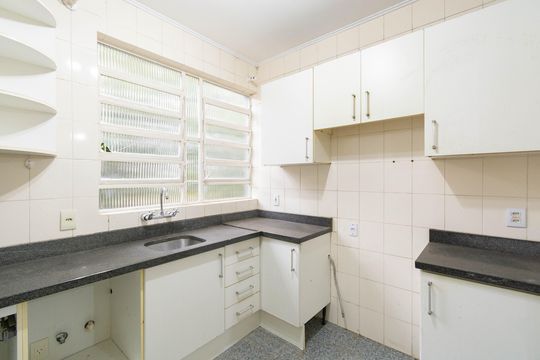 Casa à venda com 4 quartos, 250m² em Centro, Canoas