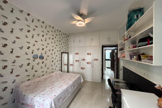 Quarto 1 de apartamento à venda com 3 quartos, 150m² em Copacabana, Rio de Janeiro